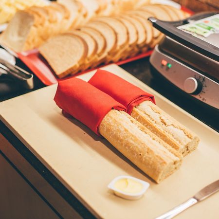 Cullinan Hplus Premium Brasília Exteriér fotografie A panini press